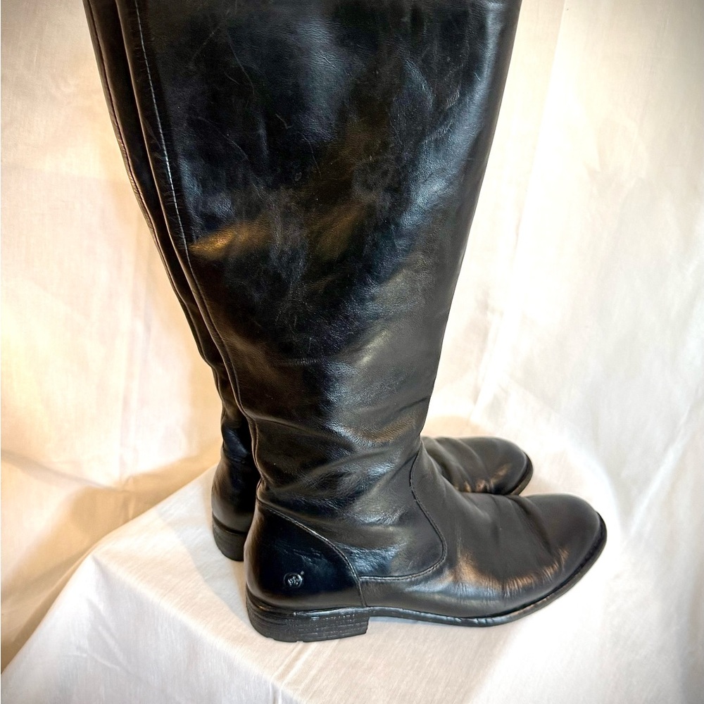 Classic Black Leather Knee-High Boots - Picture 2 of 4